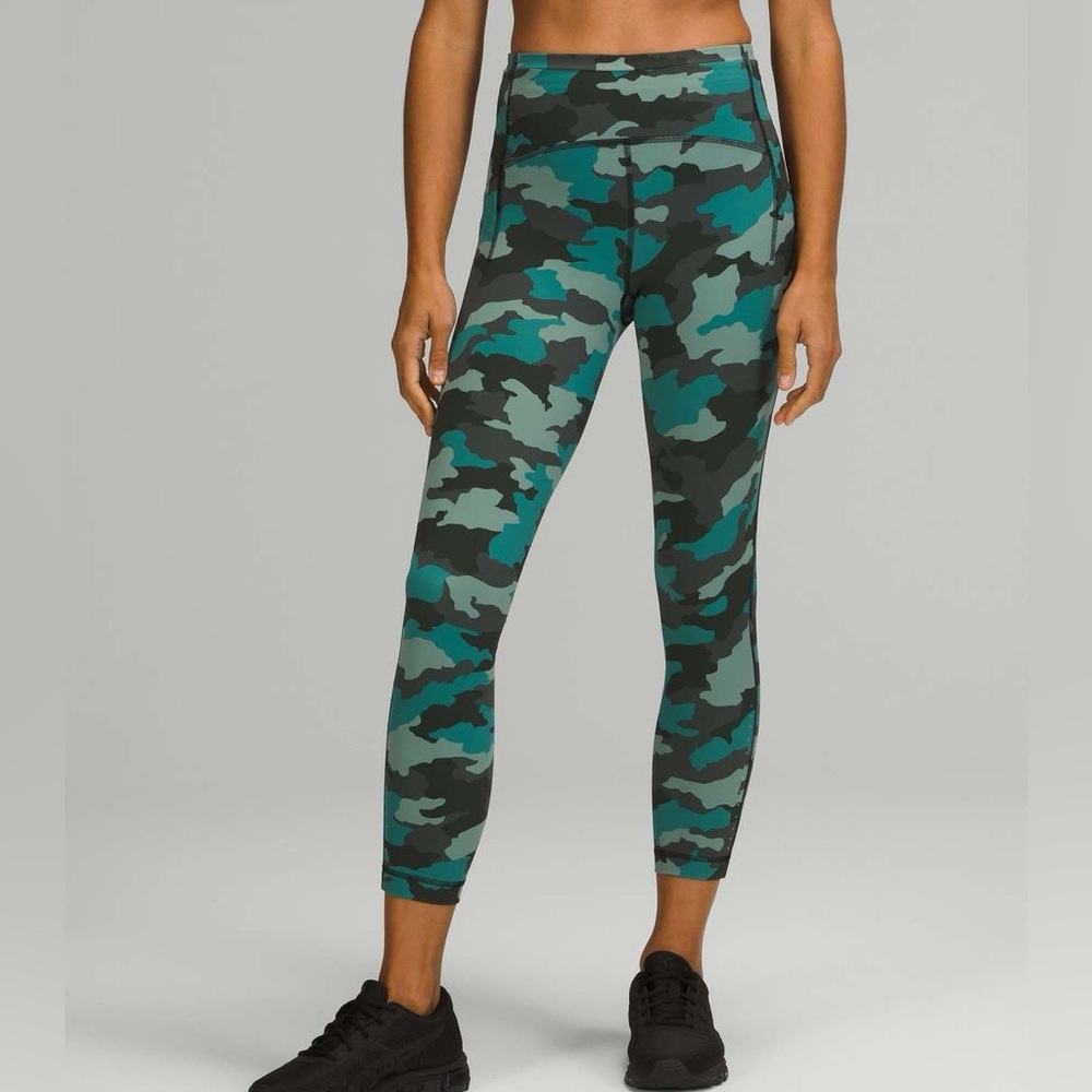 Lululemon Swift Speed High-Rise Tight 25"
Camo Tidewater Teal Size 2 - Picture 8 of 11